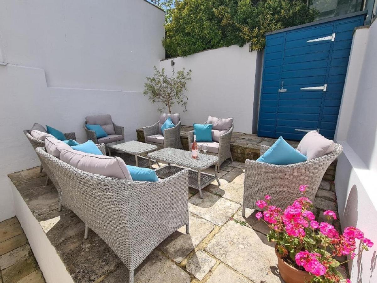Cliffhanger 18 Castle Road Cowes  Exterior photo