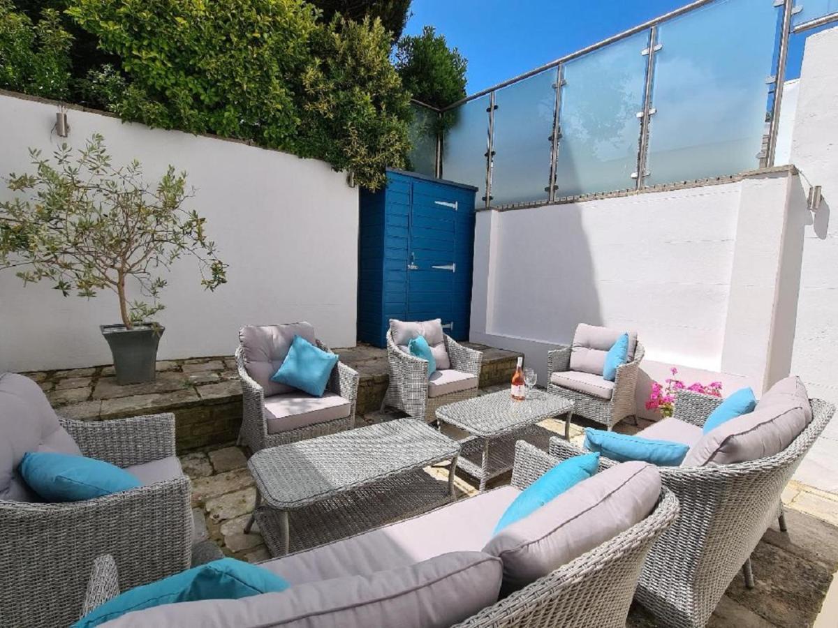 Cliffhanger 18 Castle Road Cowes  Exterior photo