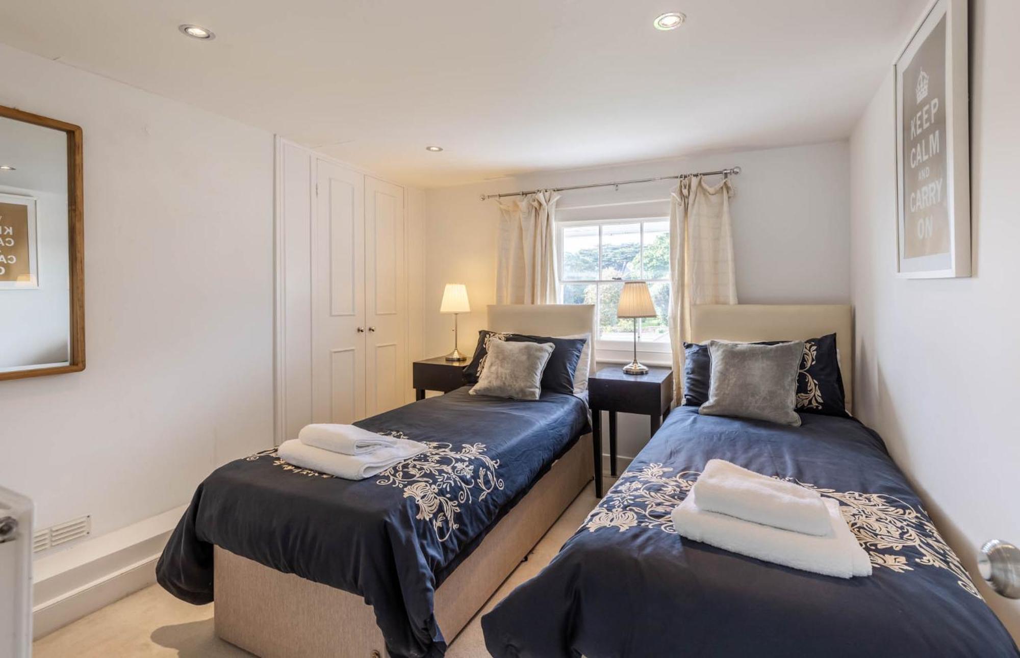 Cliffhanger 18 Castle Road Cowes  Exterior photo