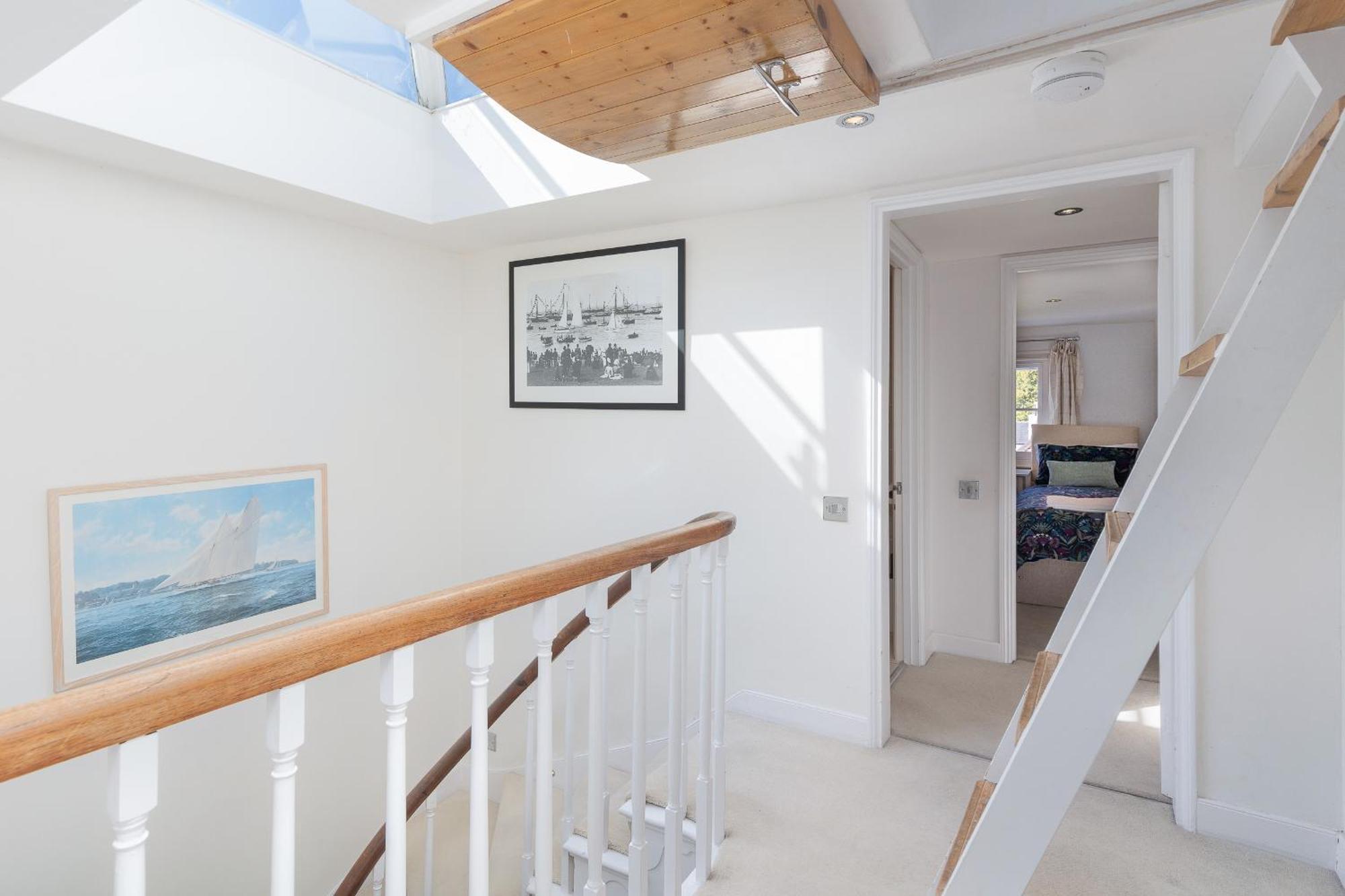 Cliffhanger 18 Castle Road Cowes  Exterior photo