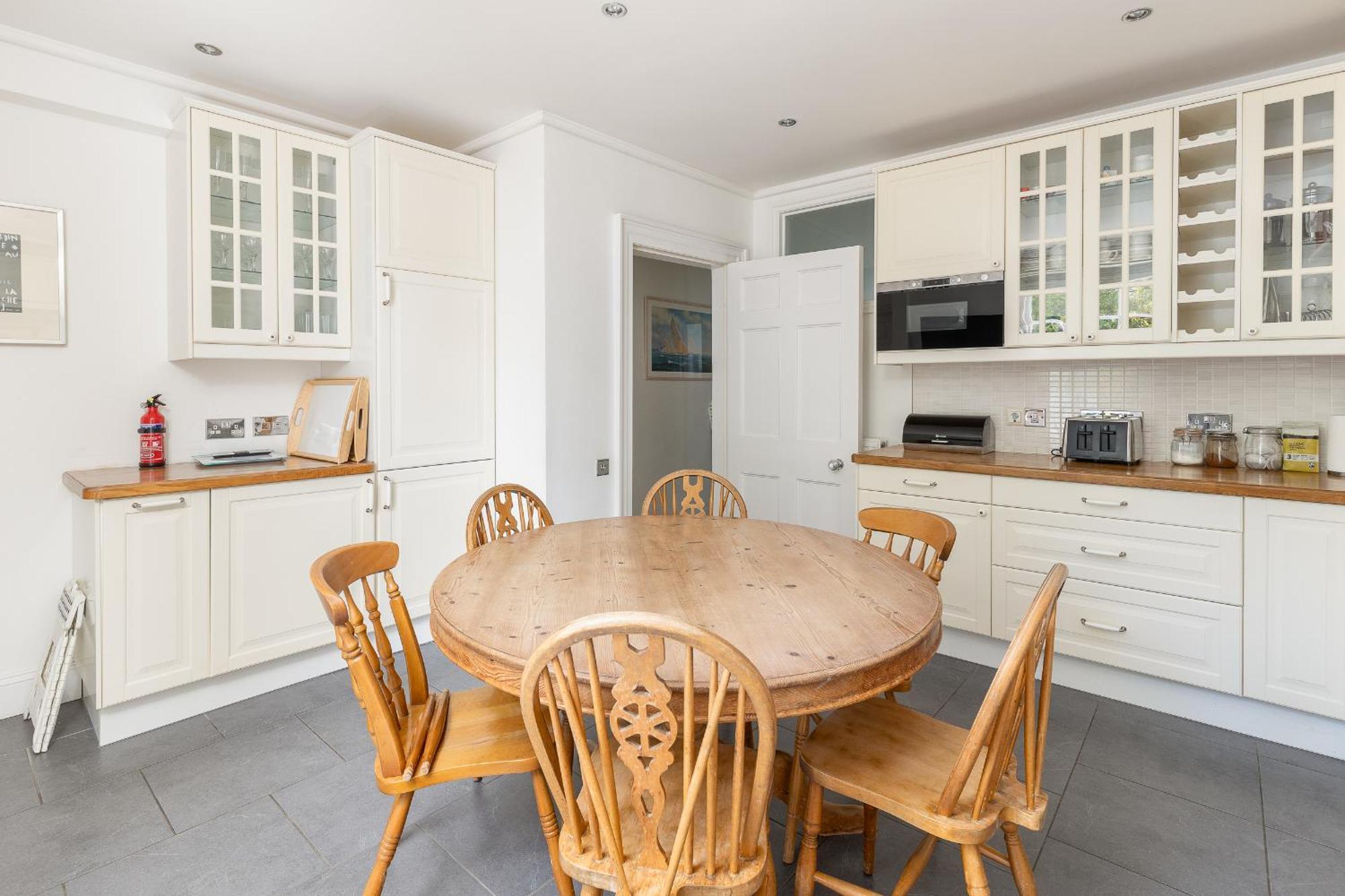 Cliffhanger 18 Castle Road Cowes  Exterior photo